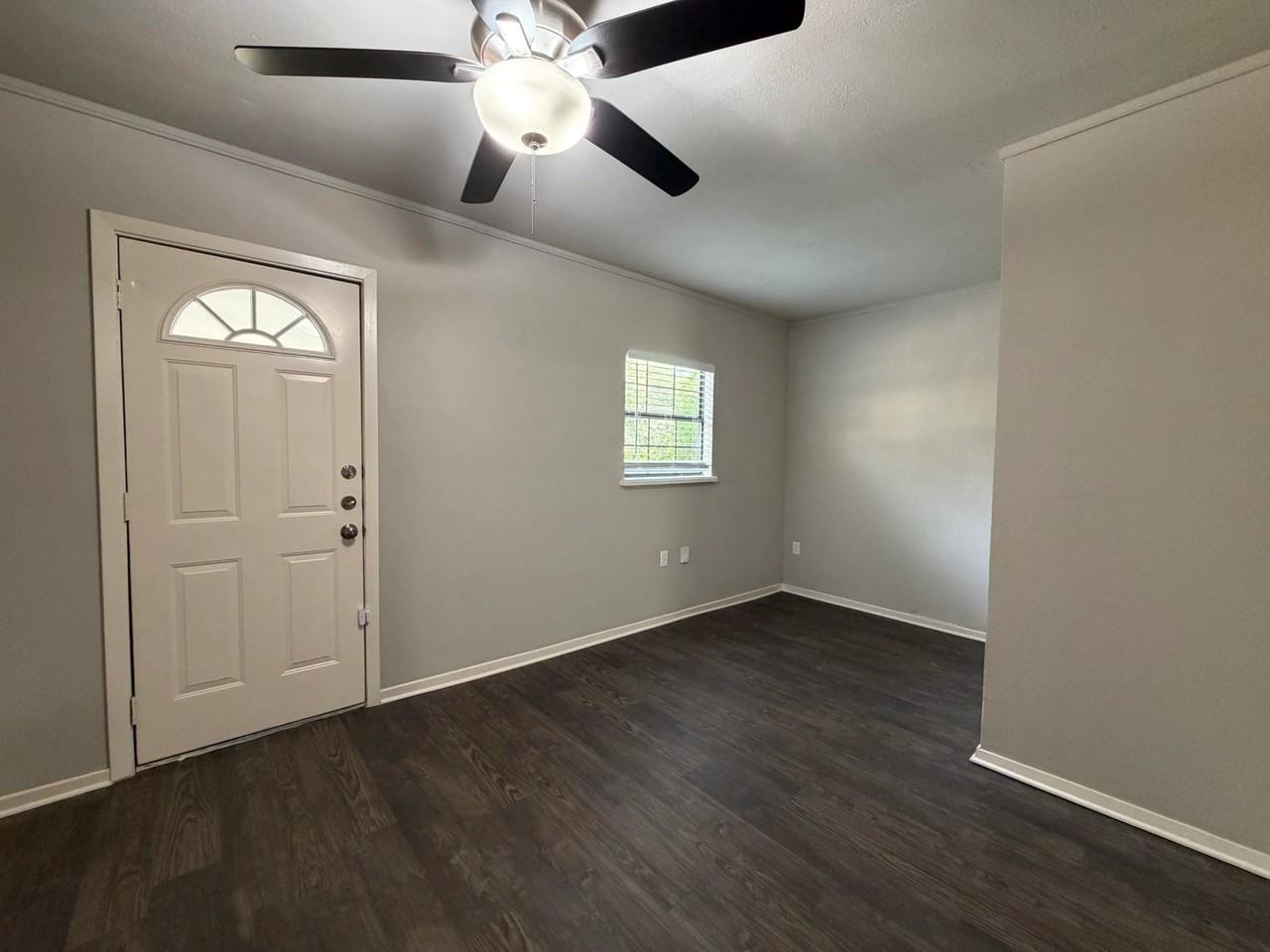 330 E Coral Way - Photo 6 of 10