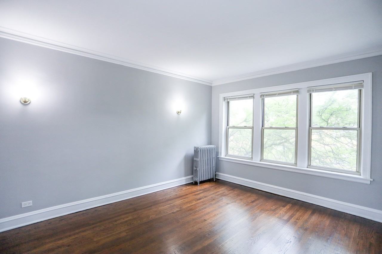 3410 W Balmoral Ave #2 - Photo 2 of 9