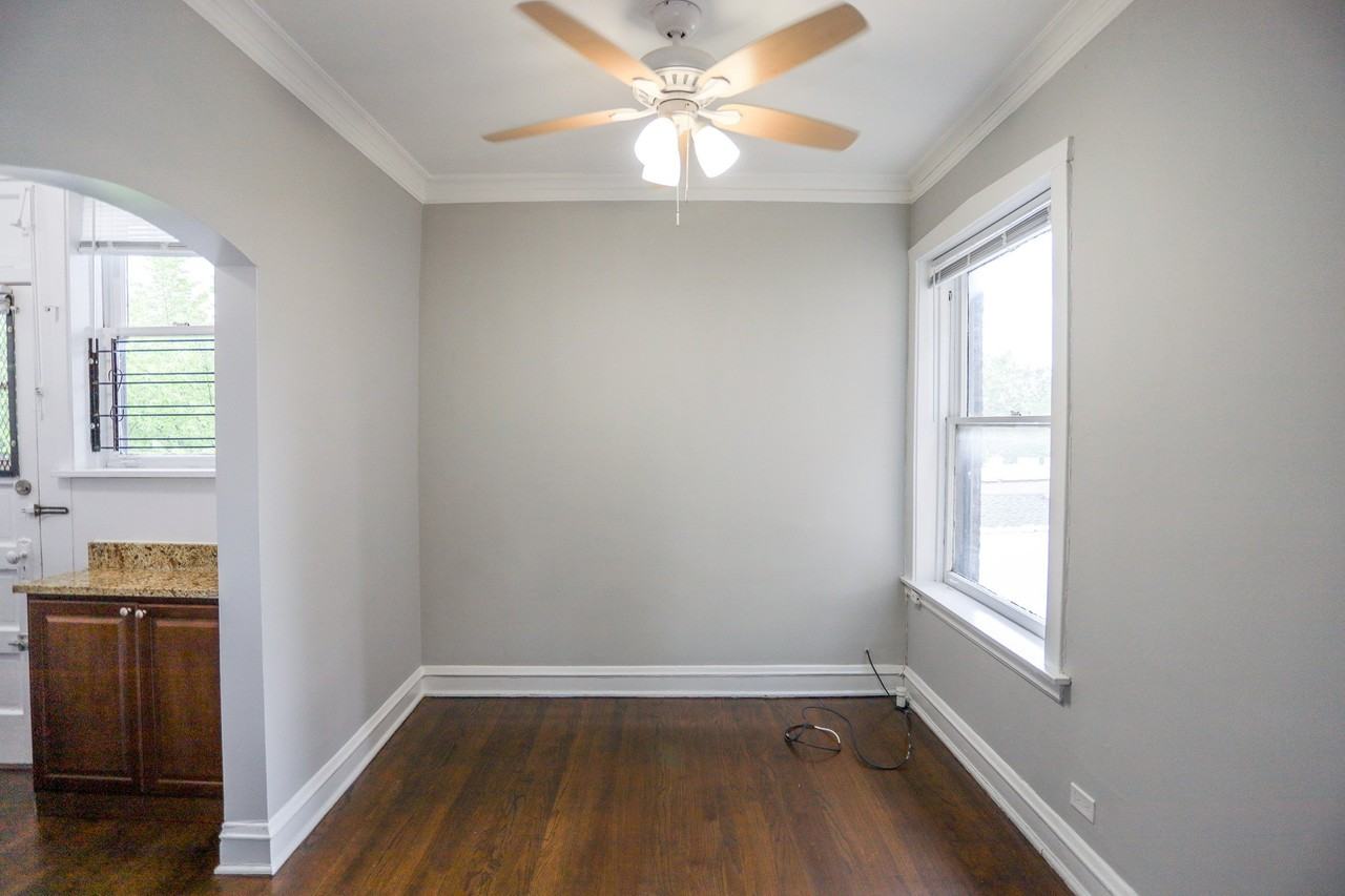 3410 W Balmoral Ave #2 - Photo 4 of 9