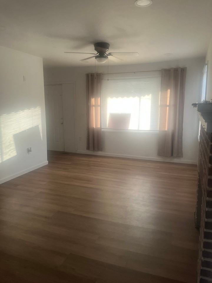 403 Green St - Photo 5 of 9
