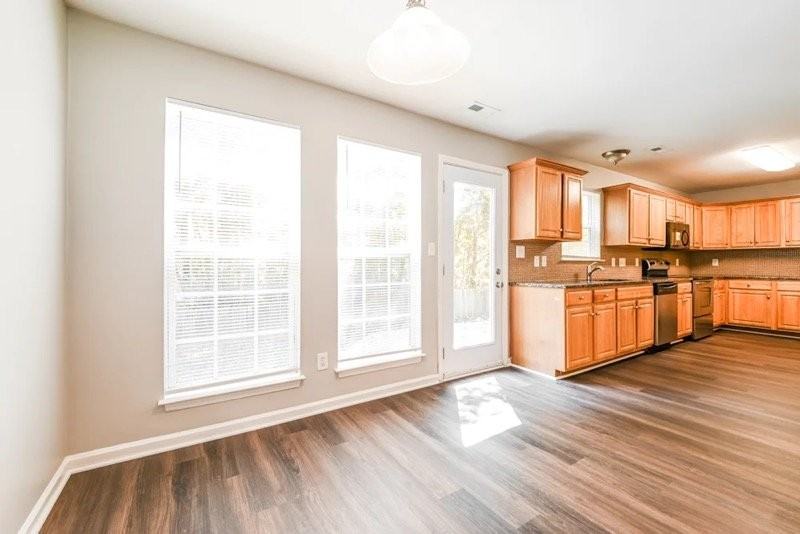 544 Havenbrook Way Nw - Photo 3 of 8