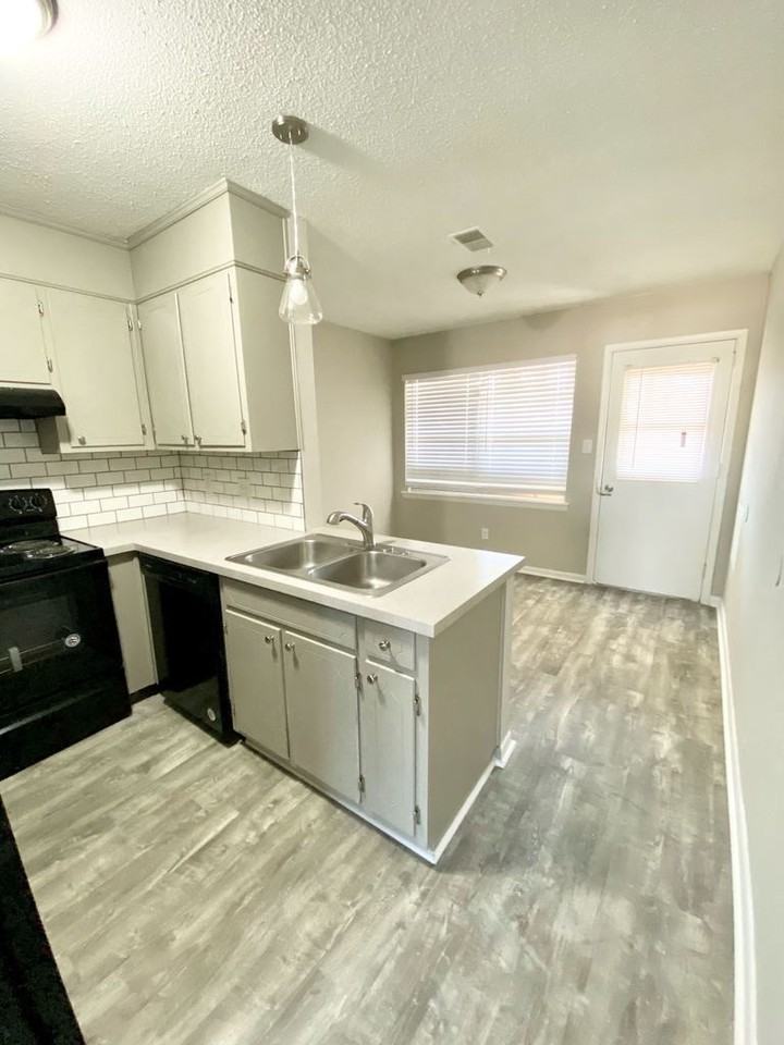 The Silvertree - Photo 6 of 50