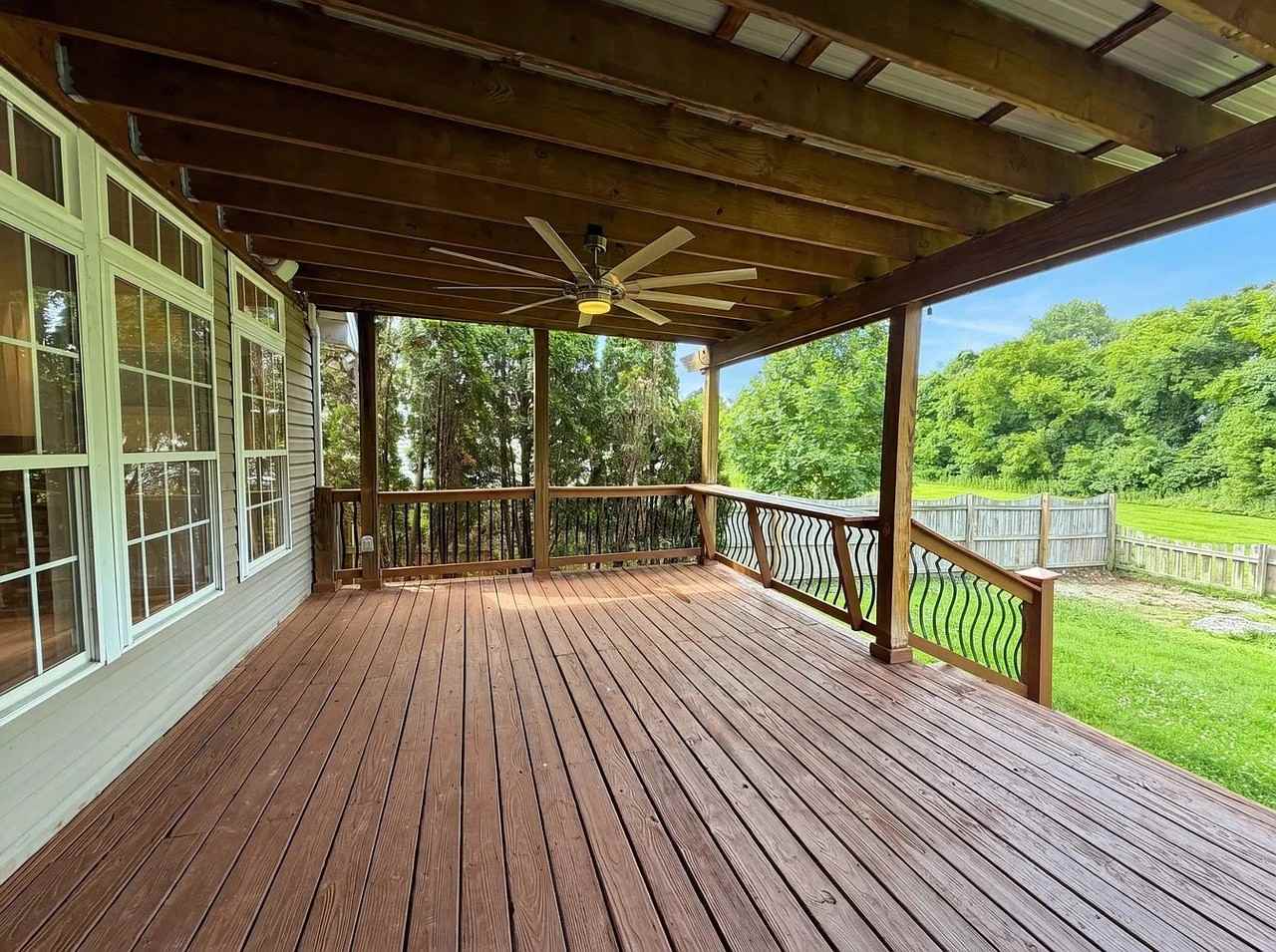 210 Casper Dr - Photo 2 of 20