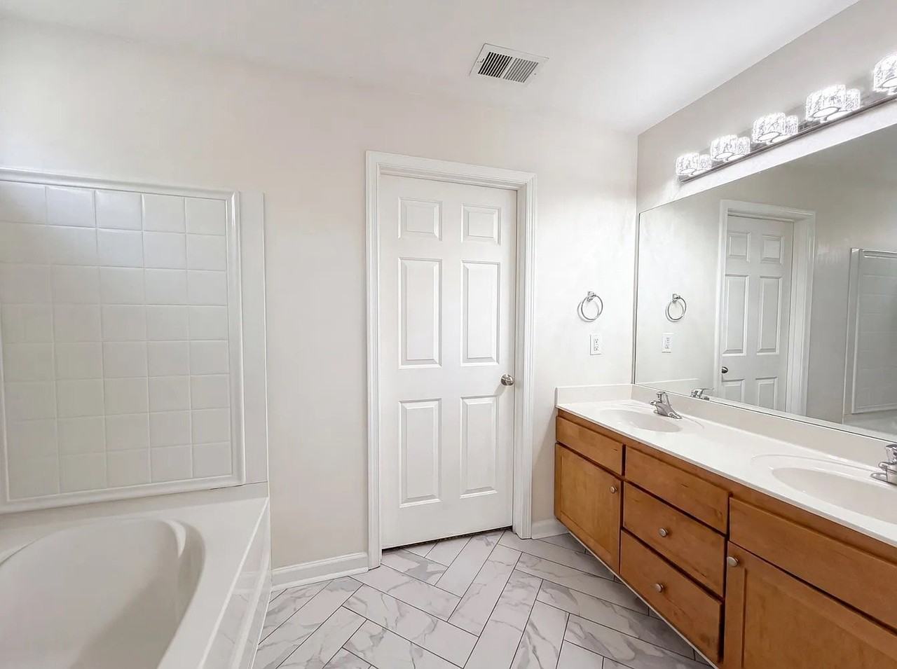 210 Casper Dr - Photo 5 of 20
