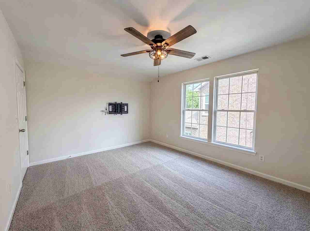 210 Casper Dr - Photo 6 of 20