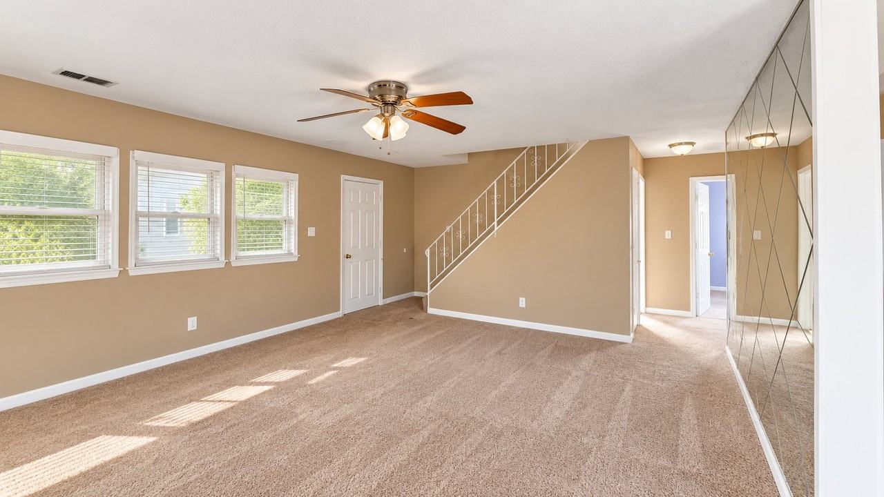 10 Brierdale Ln - Photo 7 of 9