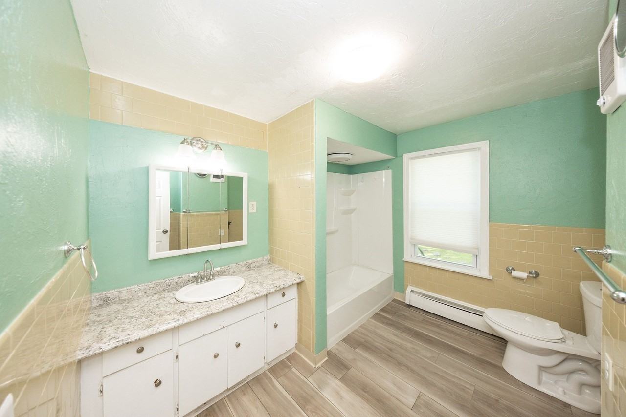 33 Dane Ave #1 - Photo 2 of 17