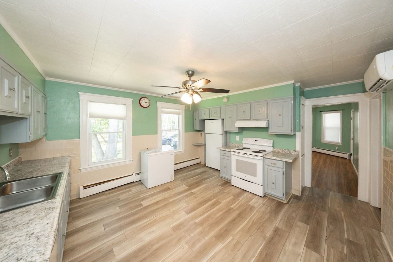 33 Dane Ave #1 - Photo 3 of 17