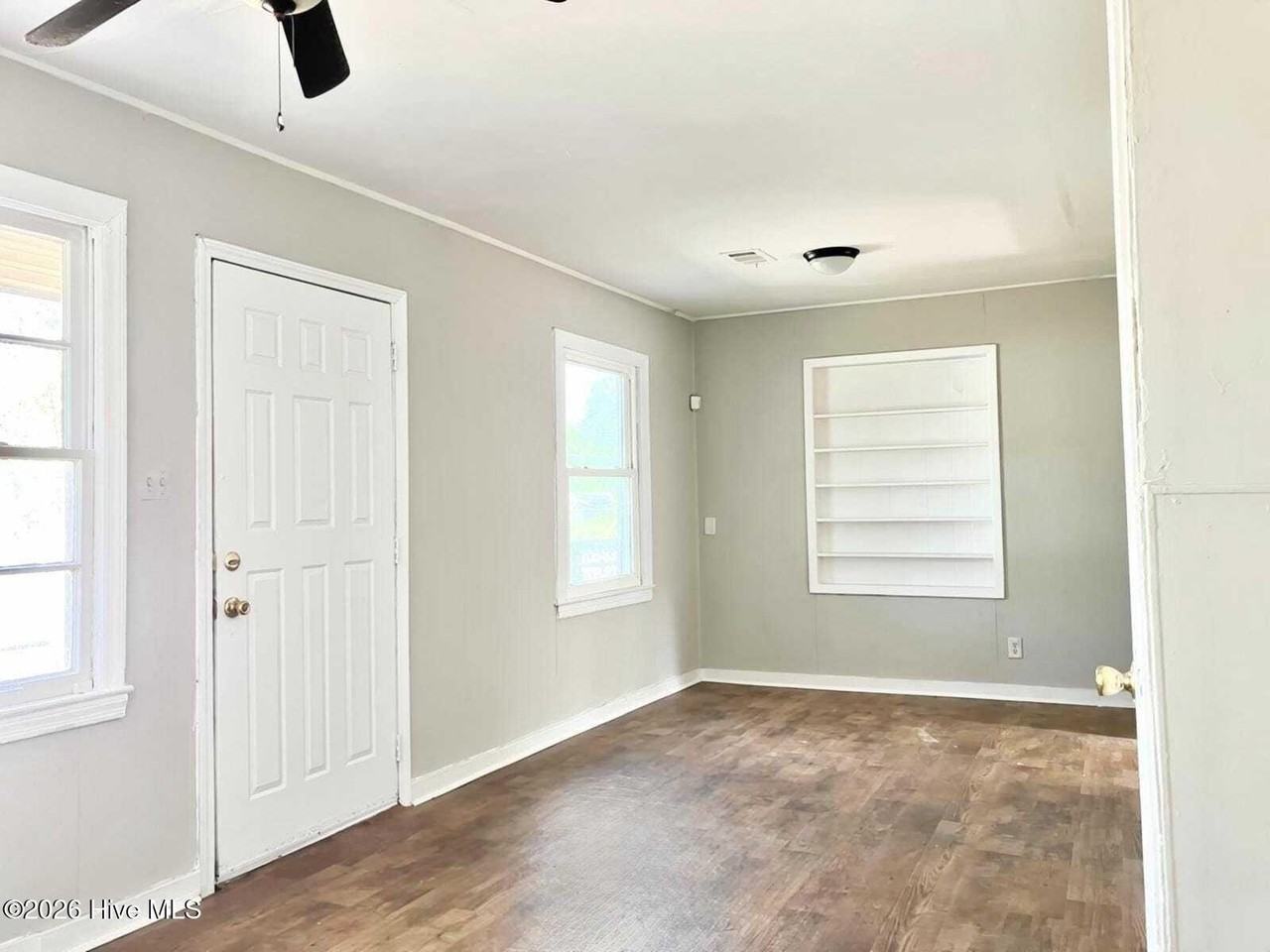 2430 Yates Dr - Photo 3 of 10