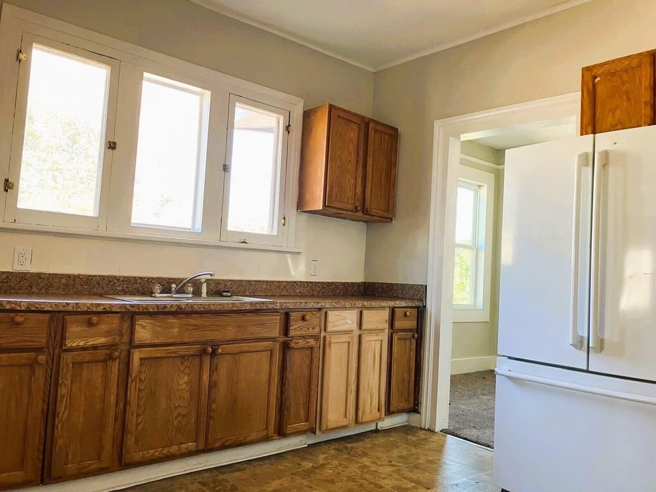 1032 12th Ave - Photo 5 of 11