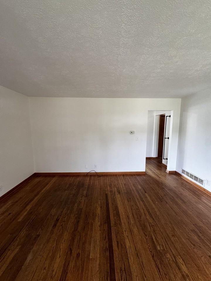 12 Grove Ct - Photo 2 of 14