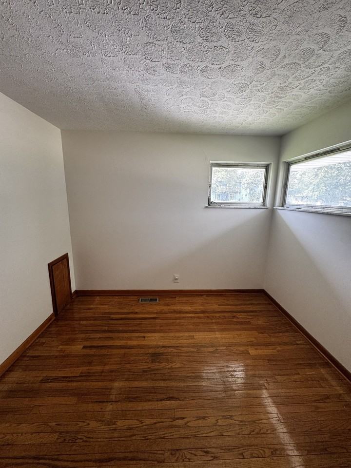 12 Grove Ct - Photo 6 of 14