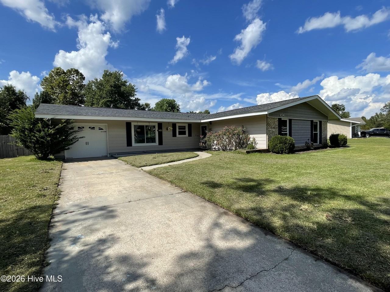 104 Timber Ln - Photo 2 of 14