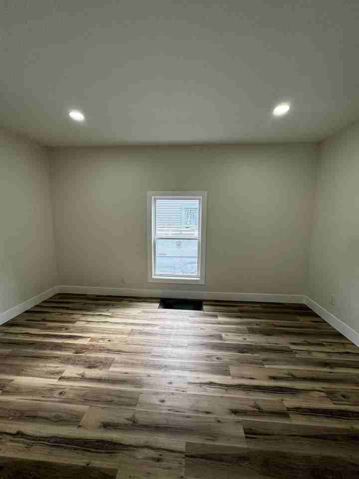 533 W Auburn Ave - Photo 3 of 17