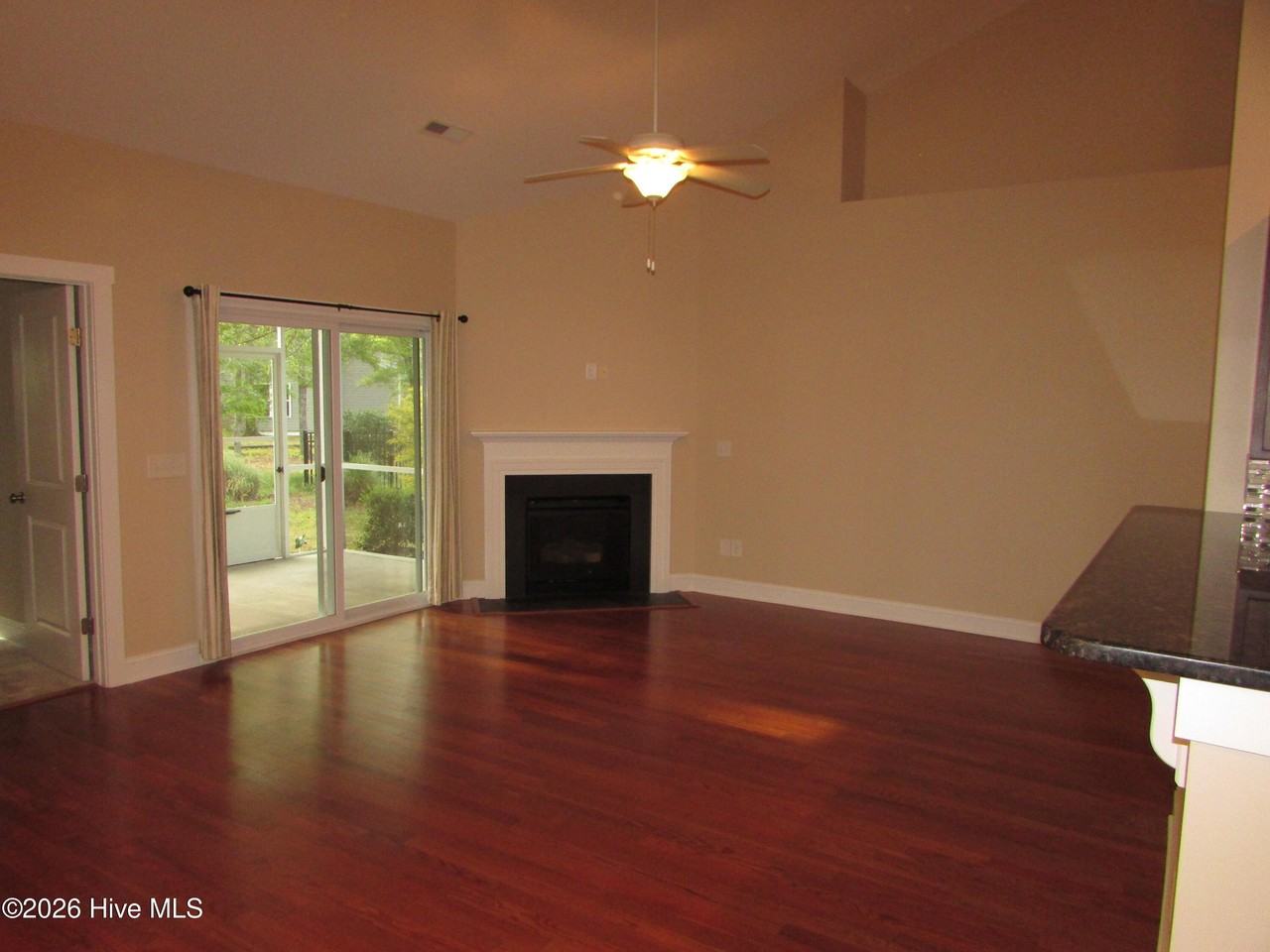 1519 Round Ridge Rd Se - Photo 4 of 33