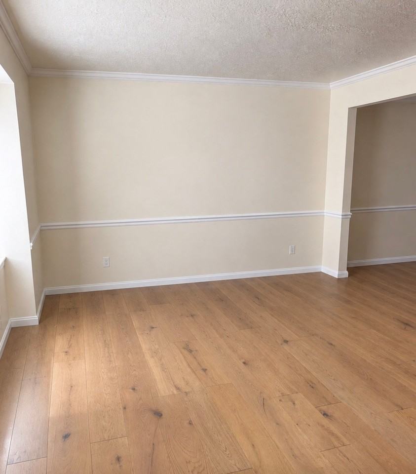 1093 Eastgate Dr - Photo 2 of 18