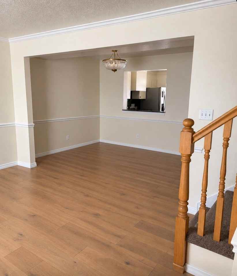 1093 Eastgate Dr - Photo 4 of 18