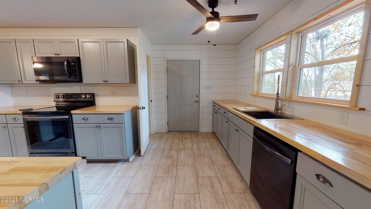 1 Butte Ct - Photo 2 of 17