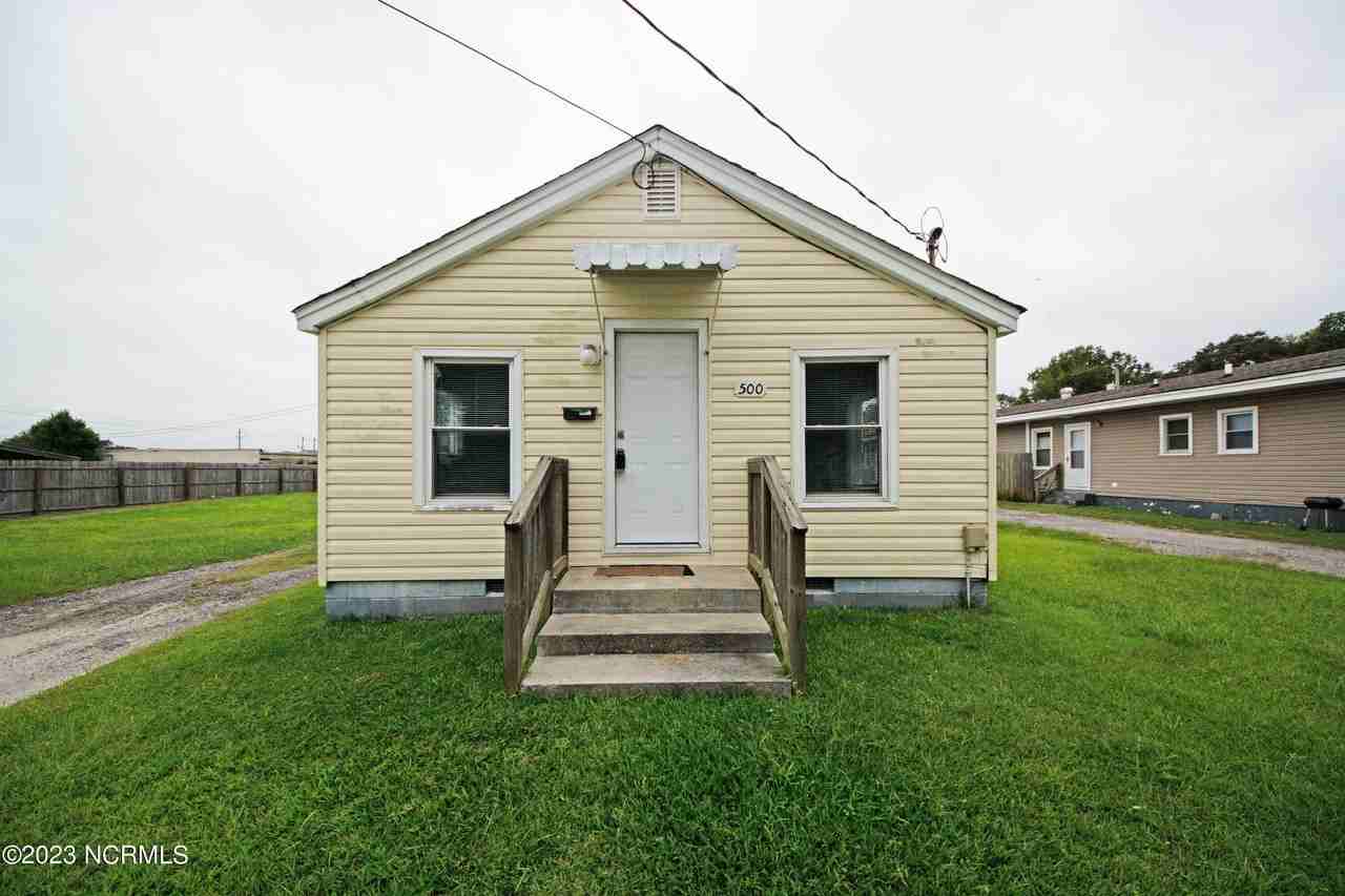 500 Torrence Ave - Photo 2 of 16