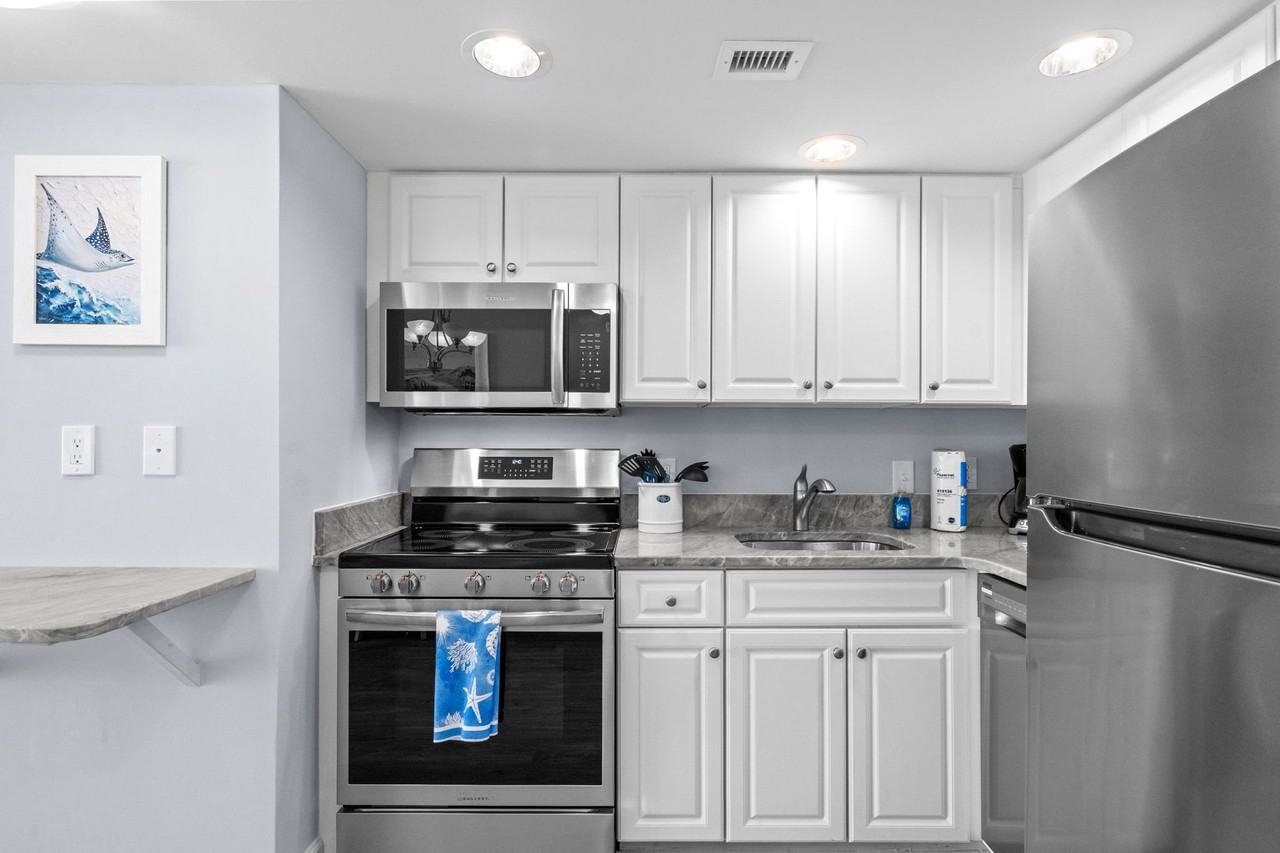2411 S Ocean Blvd #1111 - Photo 5 of 16