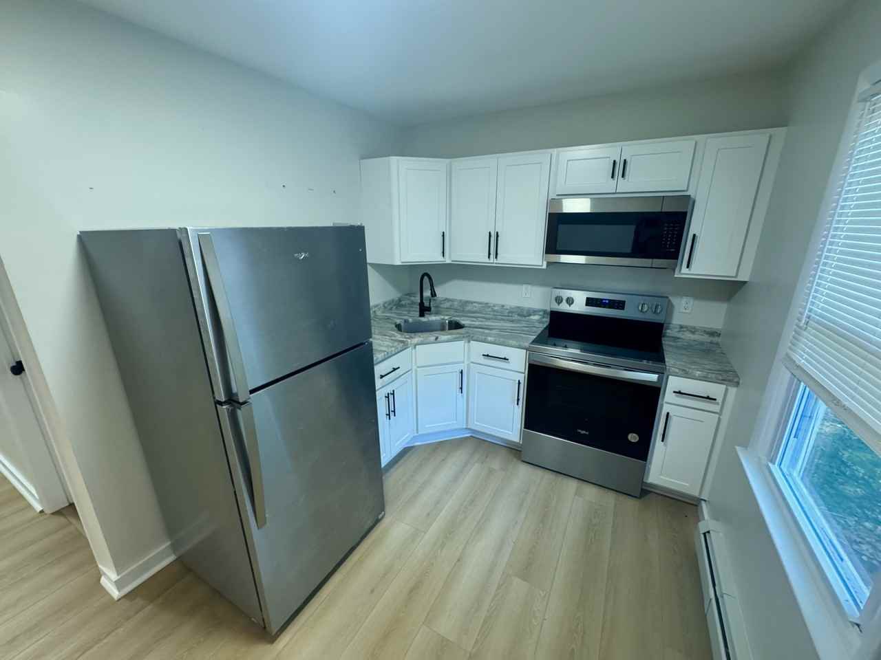 98 East Market Street - Photo 3 of 50