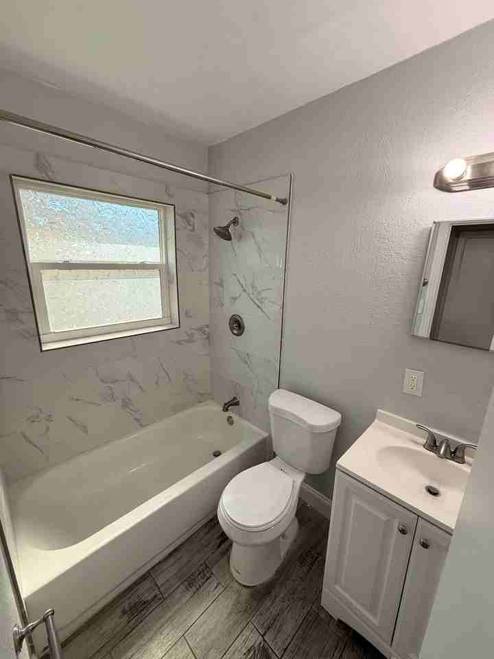 316 30th Ave N #B - Photo 5 of 5
