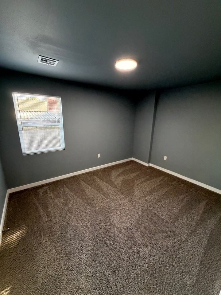 2507 N Rockford Ave - Photo 7 of 15