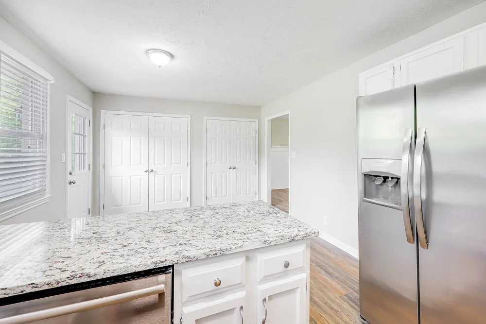 106 Redondo Ct S - Photo 5 of 10