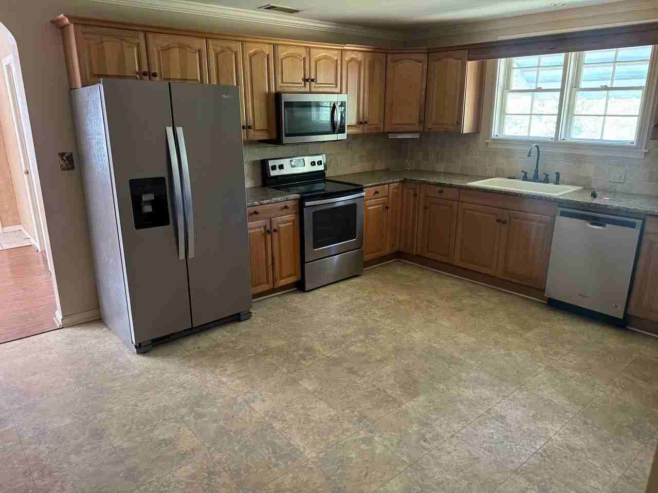 1413 Ashville Rd - Photo 5 of 8