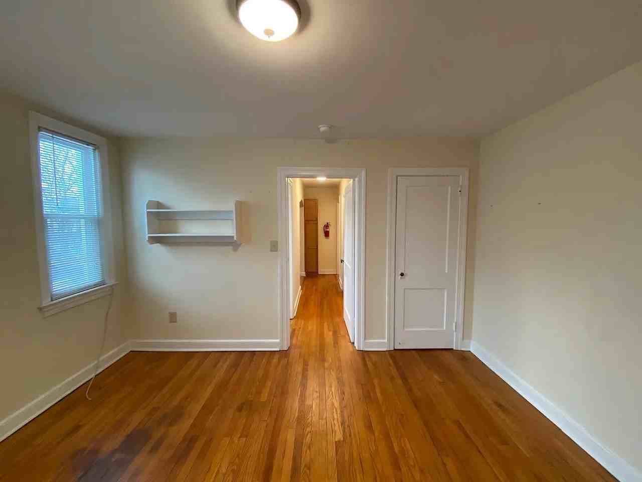 31 Oakland St - Photo 3 of 6