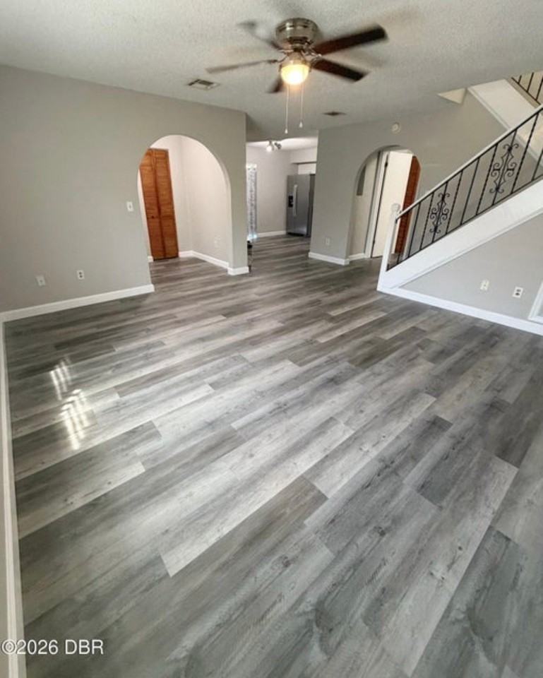 2028 Oak Meadow Cir - Photo 2 of 12