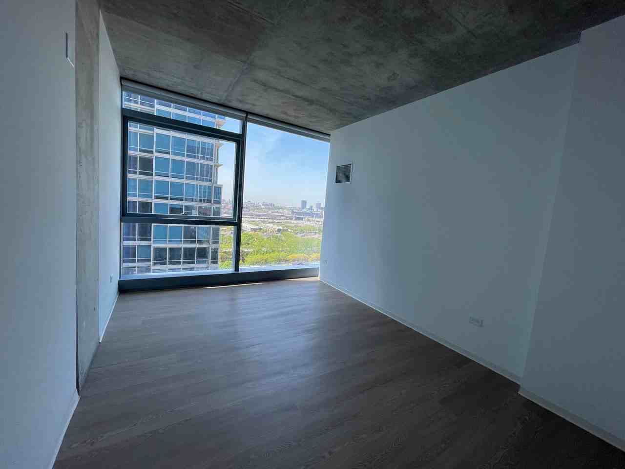 1405 S Wabash Ave #510 - Photo 2 of 18