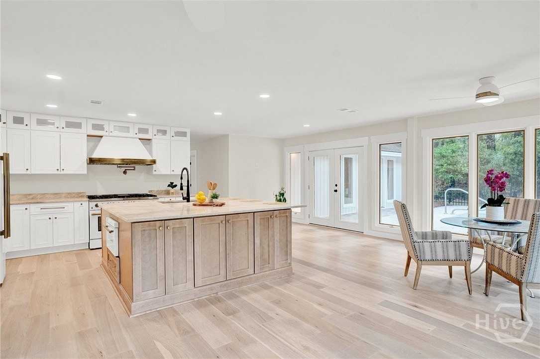 138 Mercer Rd - Photo 5 of 19