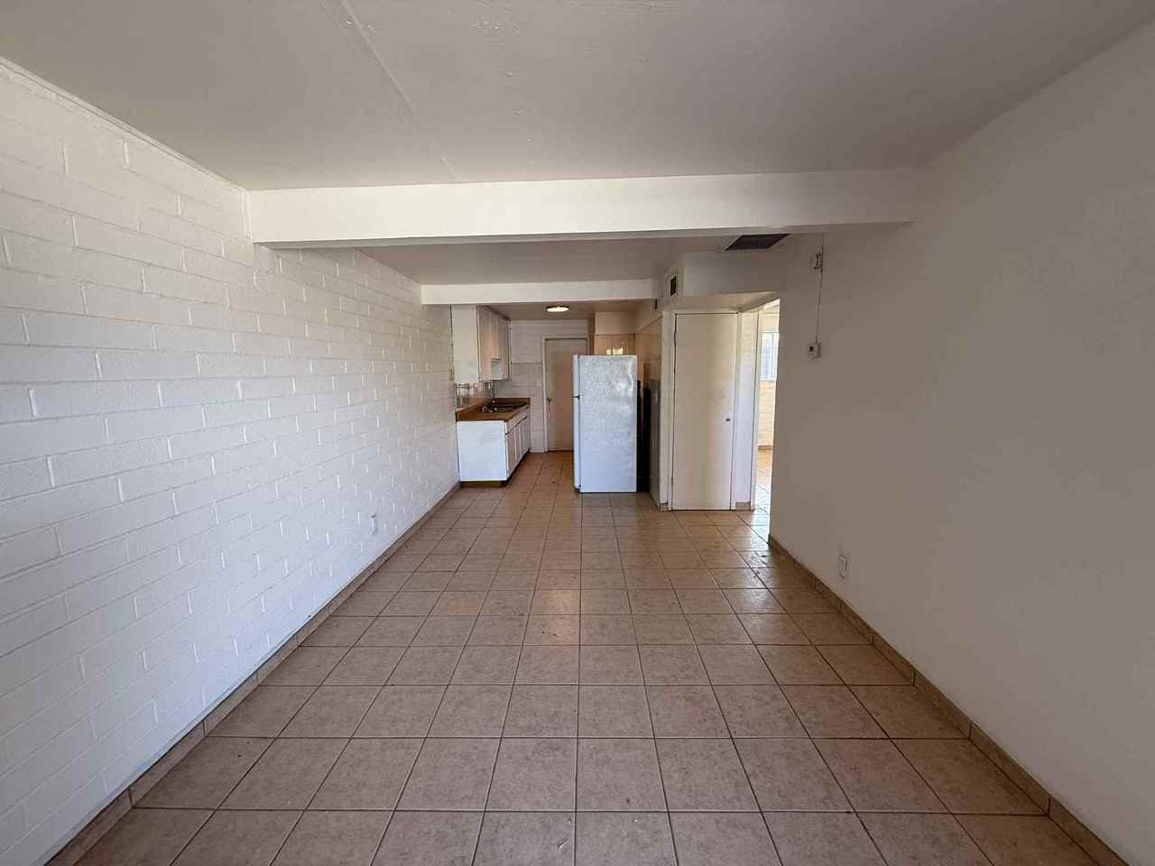 1650 // 4904 South 13th Avenue - Photo 5 of 16