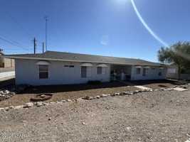 featured image of 1940 Magnolia Dr #2