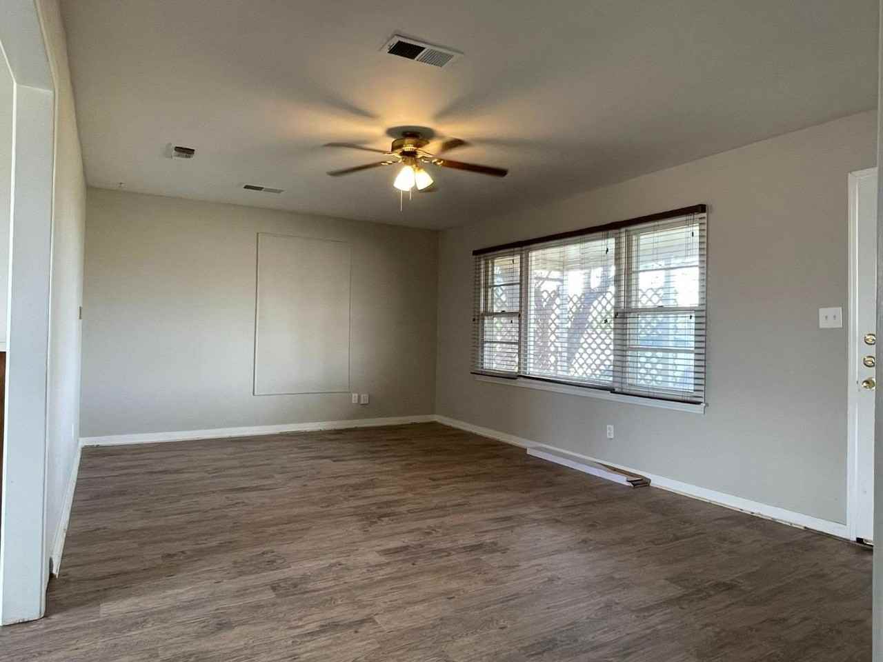 1101 65th St - Photo 3 of 11
