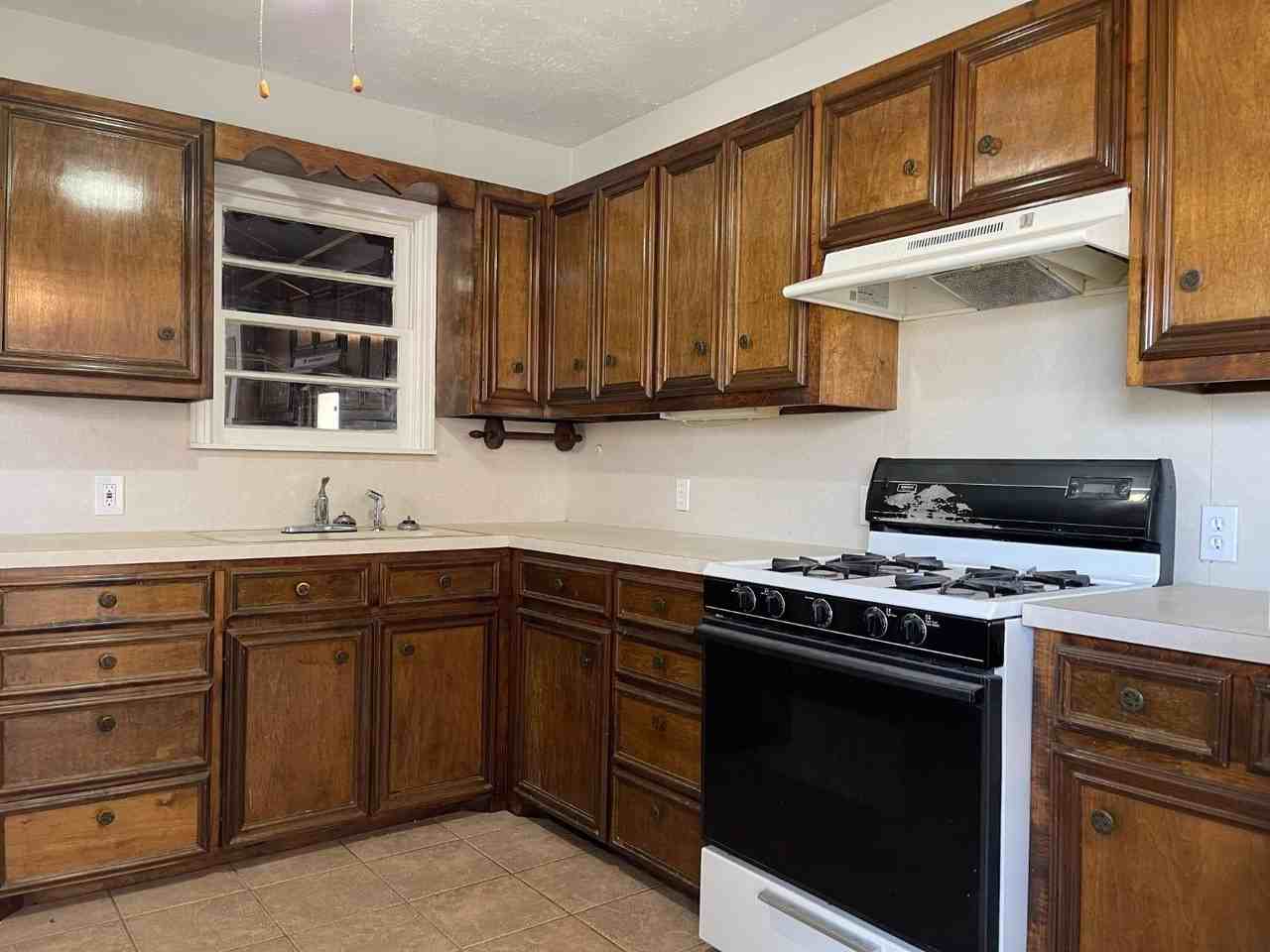 1101 65th St - Photo 5 of 11