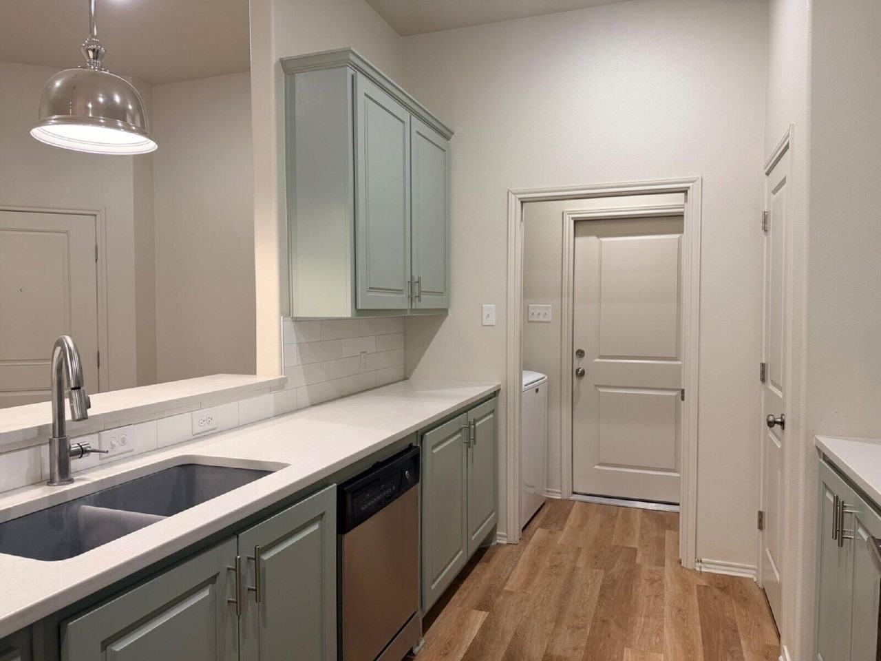 11915 Evanston Ave - Photo 6 of 20