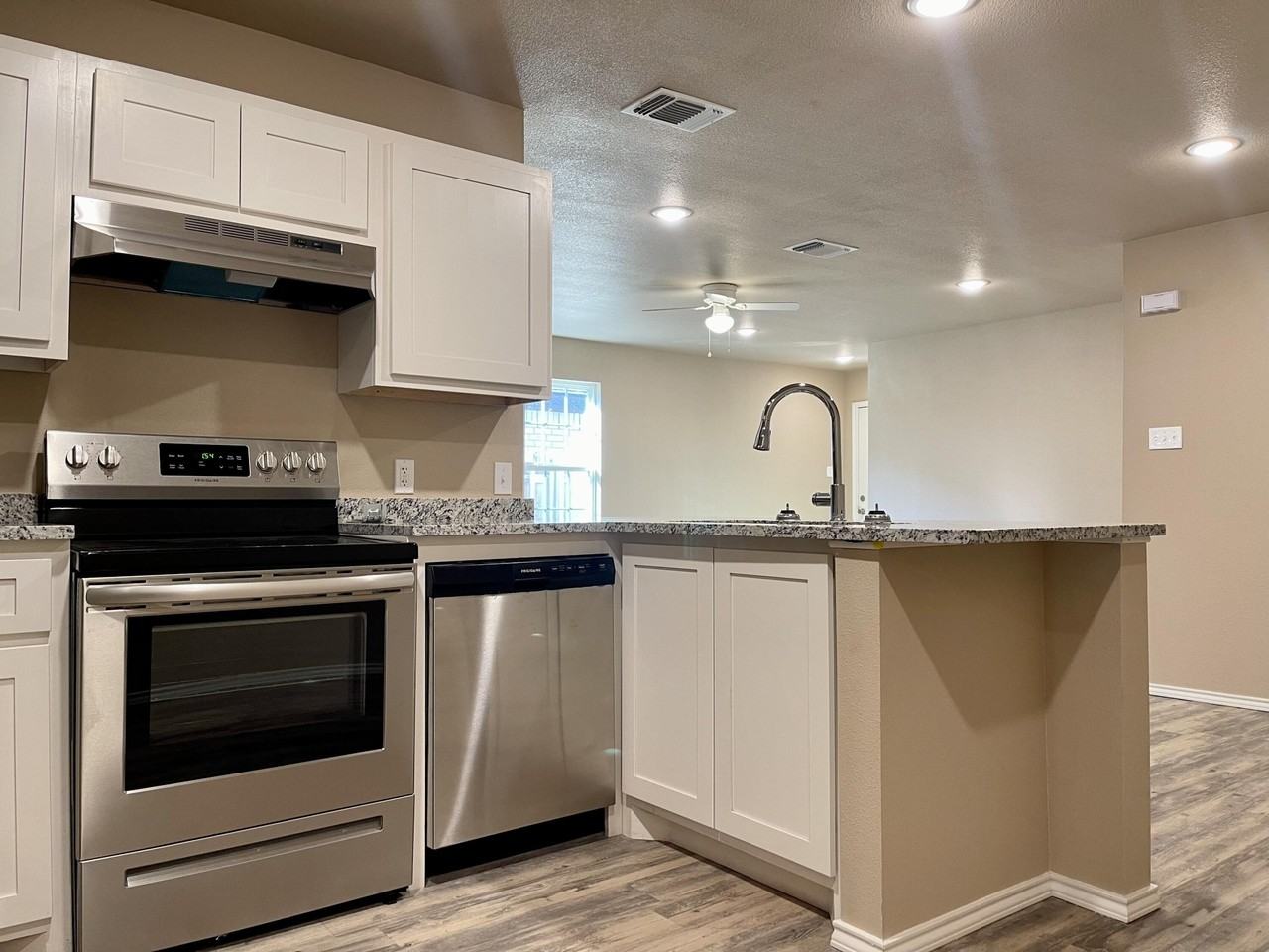 1017 Preston Trl #B - Photo 6 of 15