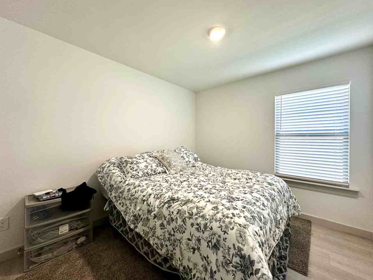 7427 8th St - Photo 7 of 10