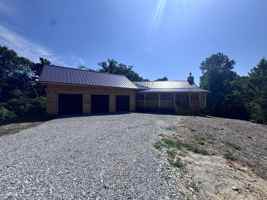 featured image of 1339 Hickory Point Dr