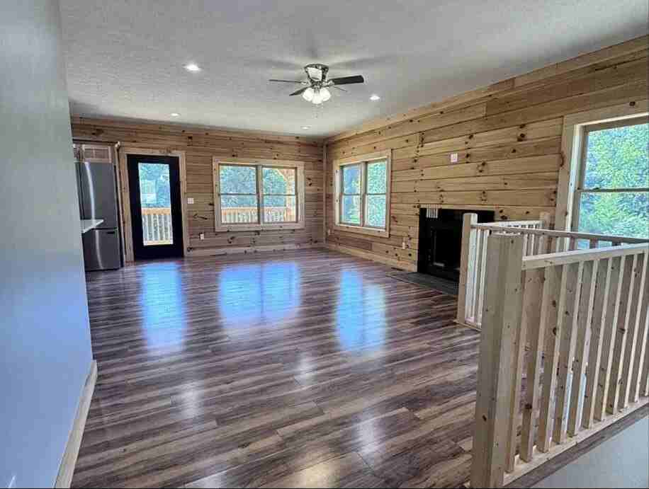1339 Hickory Point Dr - Photo 4 of 19
