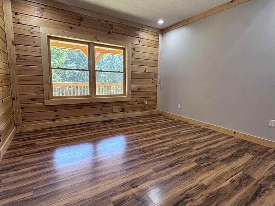 1339 Hickory Point Dr - Photo 5 of 19