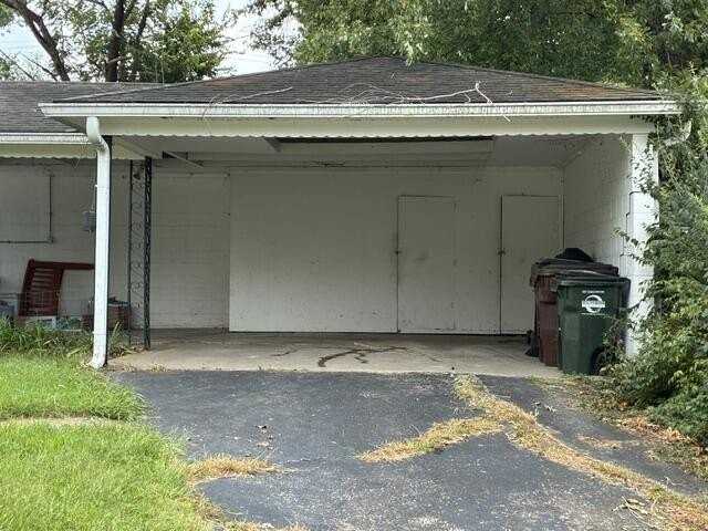 132 Greenbriar Rd - Photo 3 of 9