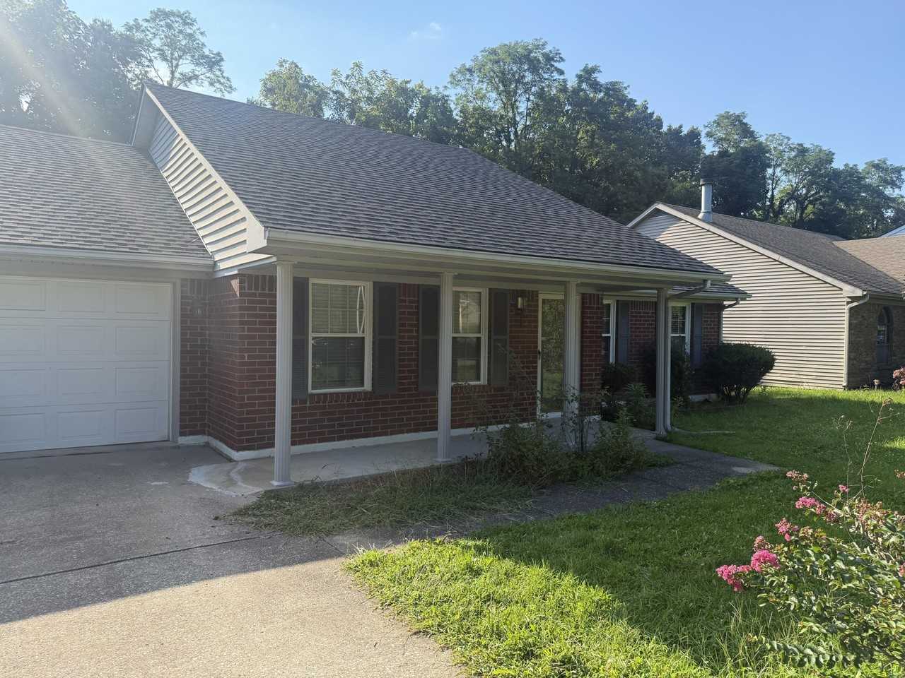 837 Ridgebrook Rd - Photo 2 of 21