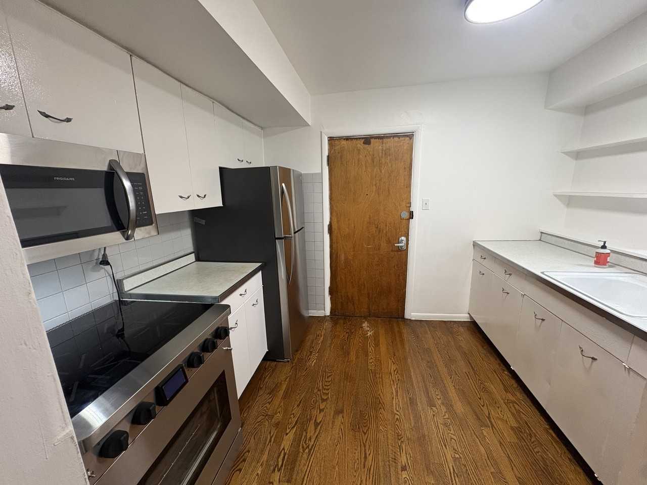 5132-36 S Blackstone - Photo 2 of 6