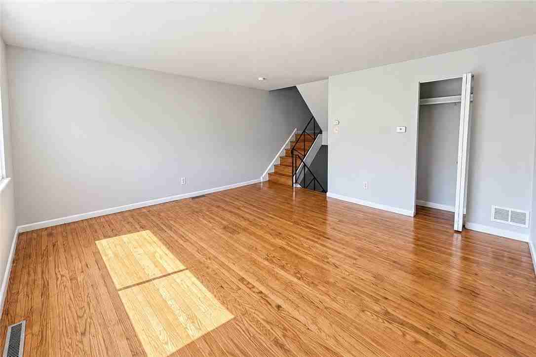 727 W Emaus Ave - Photo 6 of 44