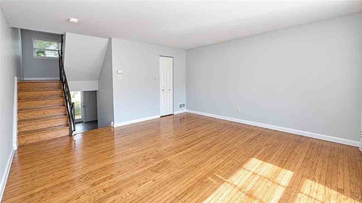 727 W Emaus Ave - Photo 7 of 44