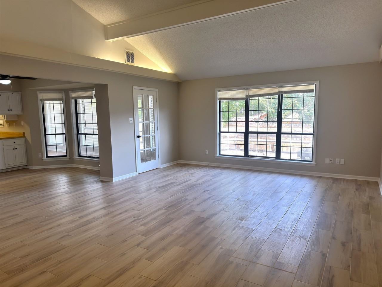 3422 Jenny Ln - Photo 5 of 19