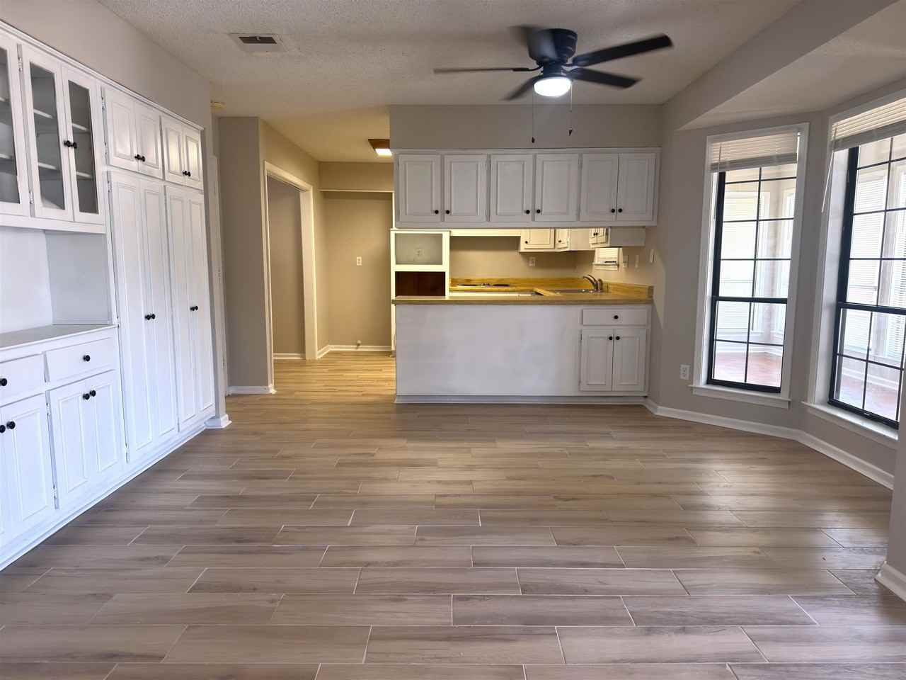 3422 Jenny Ln - Photo 7 of 19